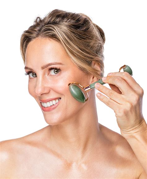 How To Use a Jade Face Roller – KNESKO