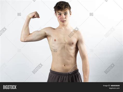 17 Year Old Shirtless Image & Photo (Free Trial) | Bigstock