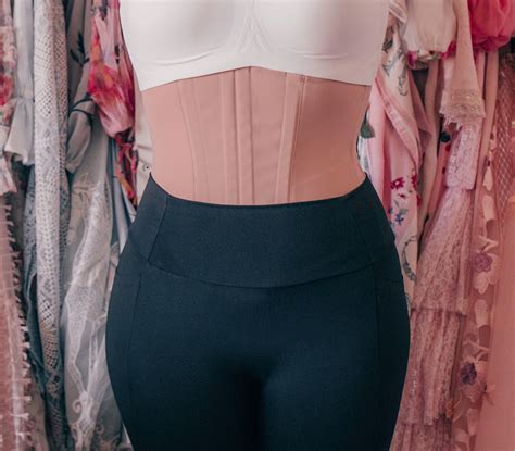 HONEST Honeylove Shapewear and Bra Review - Lizzie in Lace