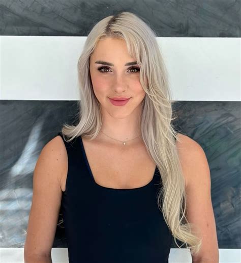 Who is Jordan Peterson's Daughter Mikhaila Peterson?