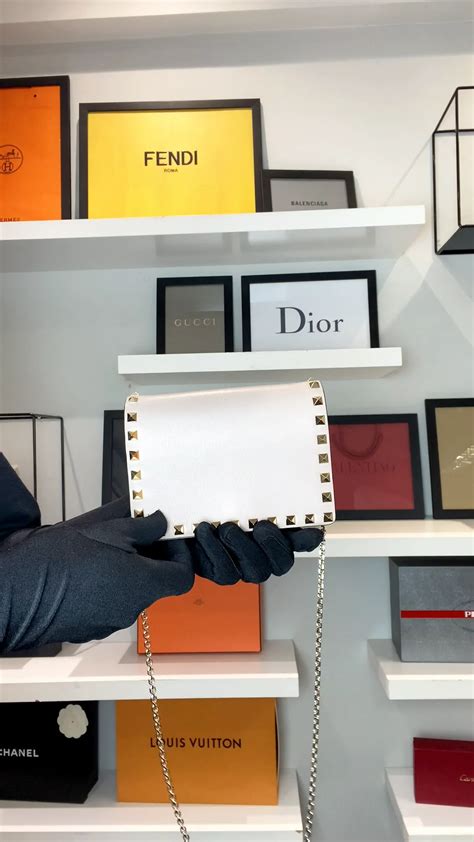 399981 Rockstud Nude on Vimeo