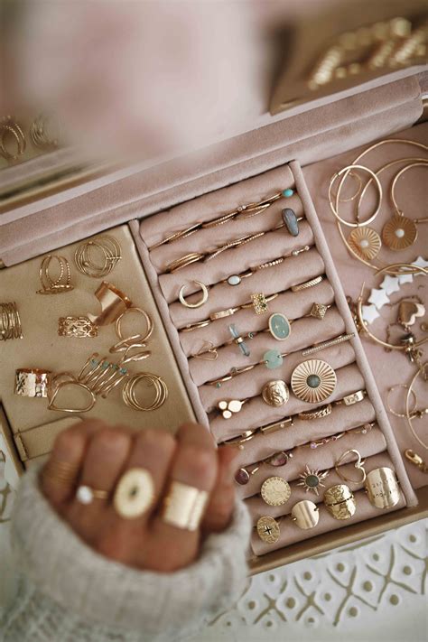 BAGUES À GOGO - Chon & CHON,Chona del Mundo.and.chon www.chonandchon.com jewelry addict, boit ...