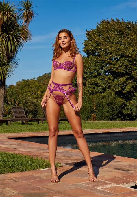 Agatha Vega : r/Pornstars_in_Lingerie