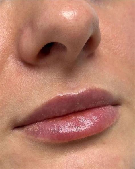 Pin by Uzma Saleha Ansari on Mole on lips | Mole, Soft lips, Makeup looks