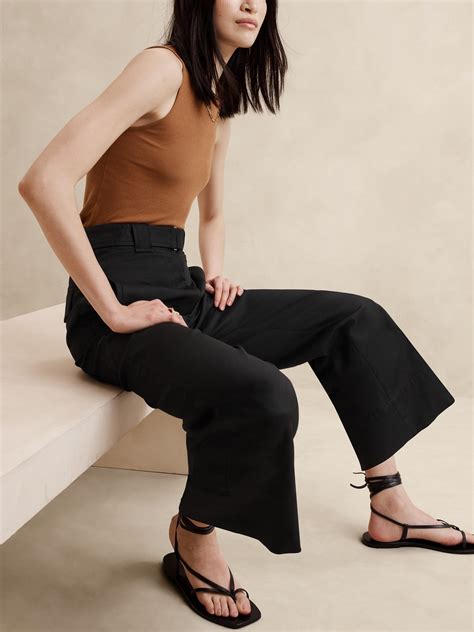 Oceanside Wide-Leg Cropped Pant | Banana Republic