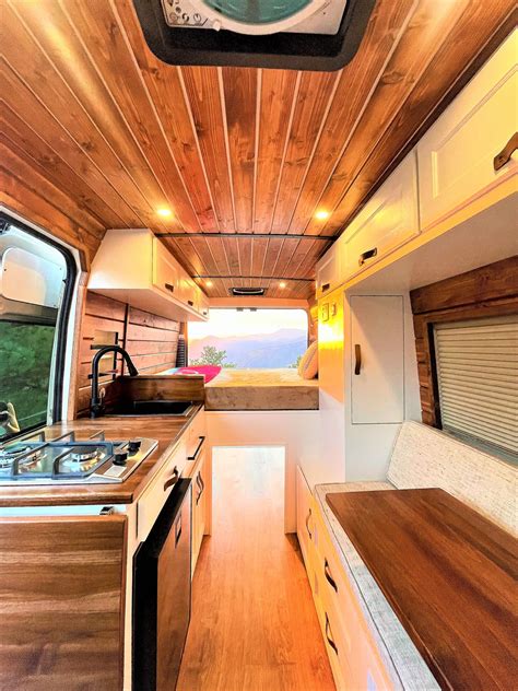 95 Small Camper Van Interior Ideas to Maximize Your Space - Vandemic ...