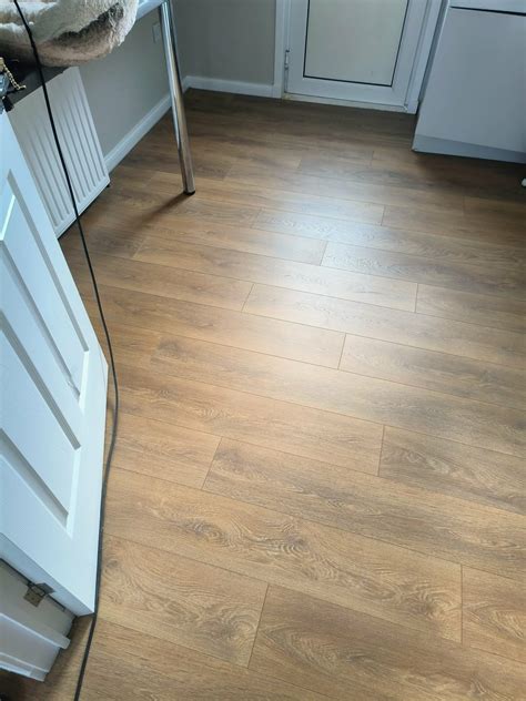 Best Harvest Oak Laminate Flooring For Every Space