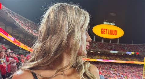 Nebraska's Jaw-Dropping Track Star, Meghan Walker, Has The Internet in ...