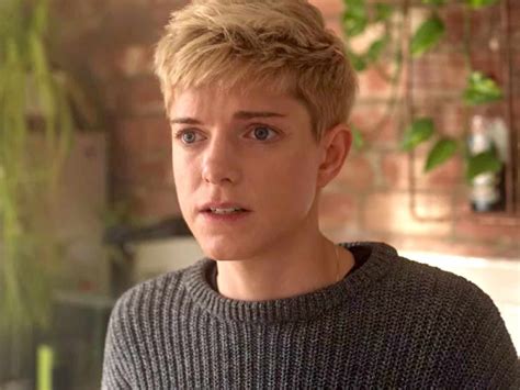 12 LGBT celebrities who use rolling gender pronouns, from Elliot Page ...