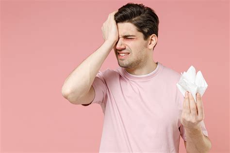 Pink eye vs. allergies: know the difference and when to seek help ...