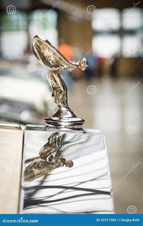 The Famous Emblem Spirit of Ecstasy on the Rolls-Royce Corniche IV Editorial Photography - Image ...