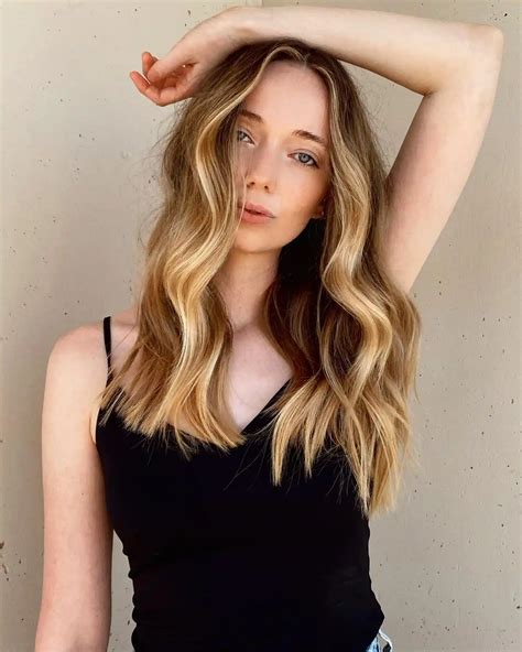 Top Fall Blonde Hair Color Trends for a Stunning Seasonal Look