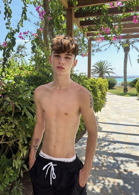 🏳️‍🌈LoveIsLove🏳️‍🌈 — Waistband Wednesday