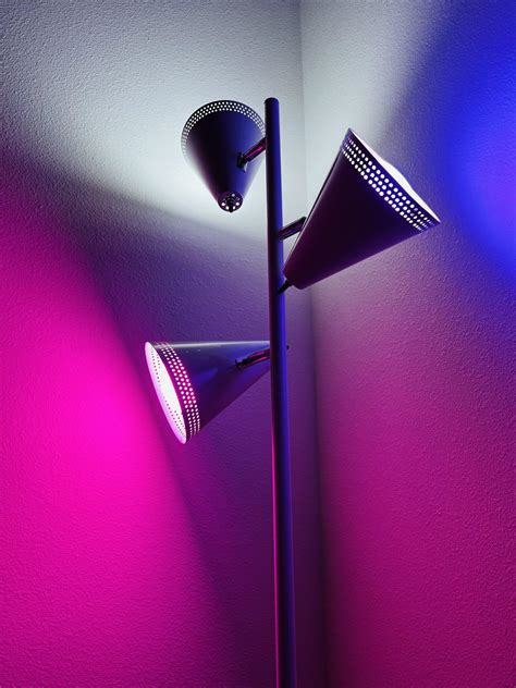 New floor lamp + 3 Hue White and Color bulbs, loving it. : r ...