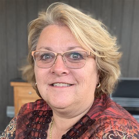 Debra Luckett - Customer Service Center Trainer - Johns Hopkins All ...