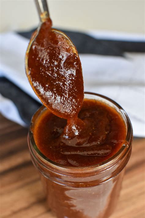 Sweet and Tangy BBQ Sauce: The Perfect Condiment for Grilled Meats