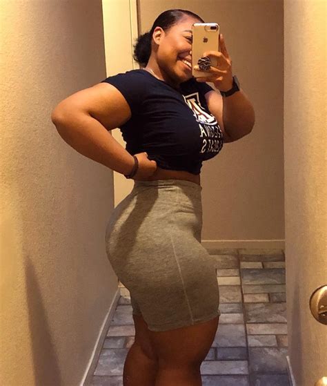 Badfeet | Curvy women fashion, Curvy woman, Big girl fashion