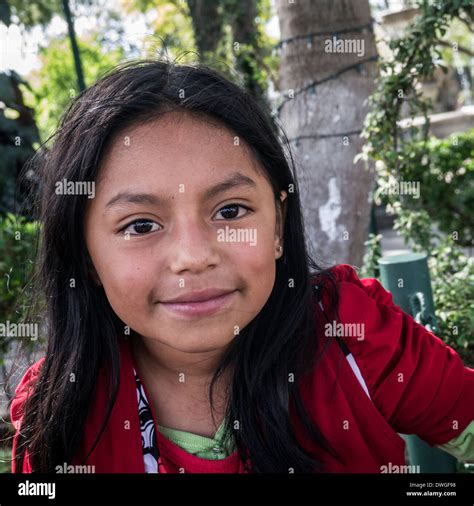 Guatemalan girl hi-res stock photography and images - Alamy