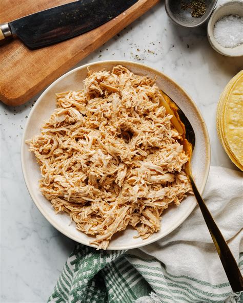 Crockpot Shredded Chicken (Slow Cooker) - A Couple Cooks