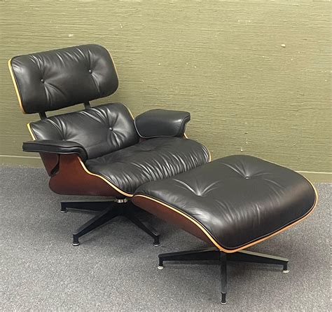 Iconic Herman Miller Eames Lounge Chair and Ottoman, Model 670 and 671 ...