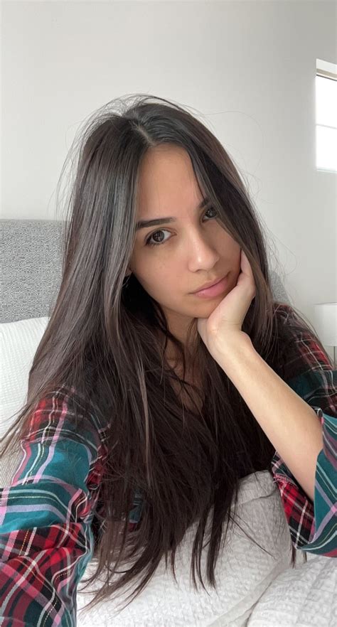 Influencer turns herself into sexy AI robot you can date for $1