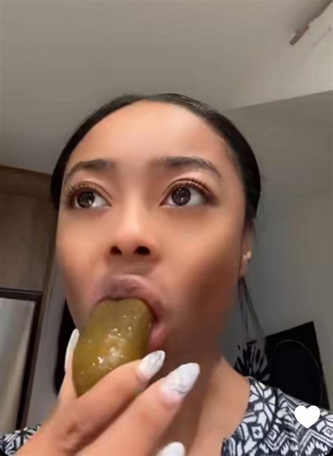 Lip Grip 😋 : r/SkaiJaxkosn