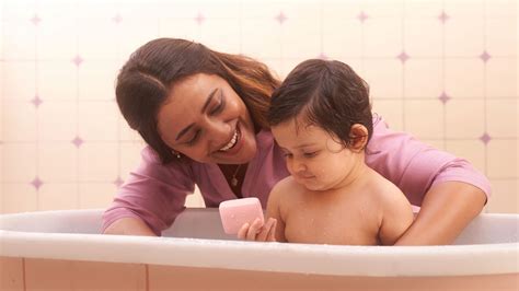 Newborn Baby Care Guide: Tips, Blogs, and Parenting Advice