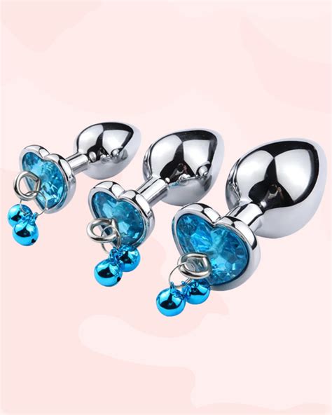 Diamond Cut Effect Heart Butt Plug With Bells - House of Chastity