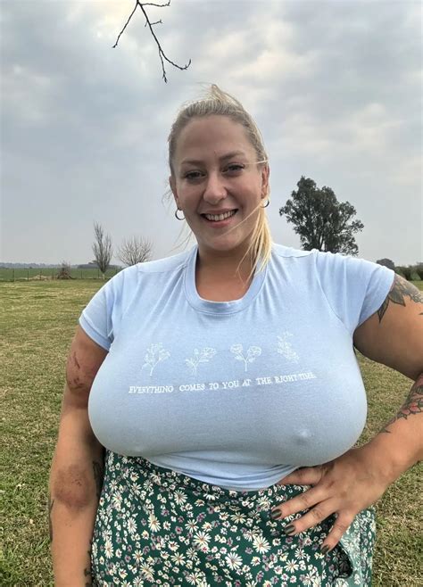 Pin by jamie smith on 1 in 2025 | Chubby girl clothes, Curvy woman, Curvy women jeans