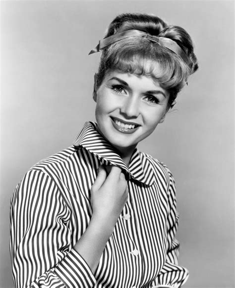 Debbie Reynolds qua đời sau cái chết của con gái - Carrie Fisher