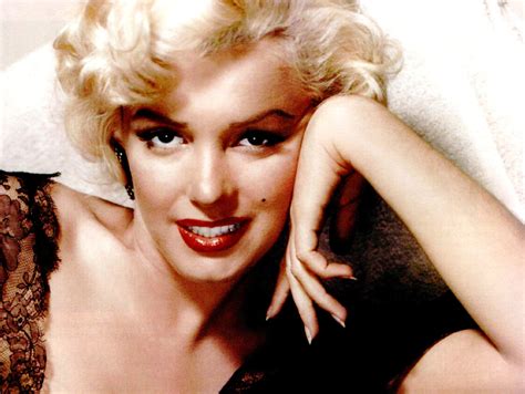 Marilyn Monroe - Biography, Height & Life Story | Super Stars Bio