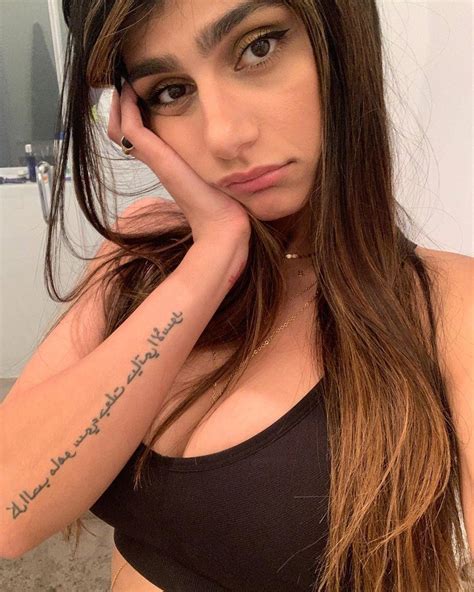 Download Mia Khalifa Sad Wallpaper | Wallpapers.com