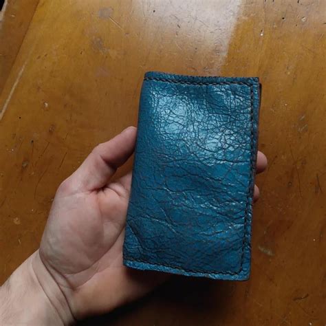 Made my first 2 wallets over the weekend. 2oz Spanish Leather. : r ...
