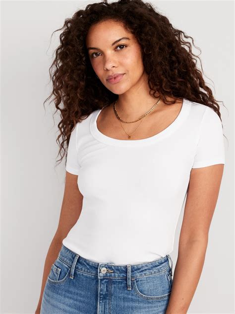 9 Must Have Gap T-Shirts For Every Occasion | The Celebrity Week – Top ...