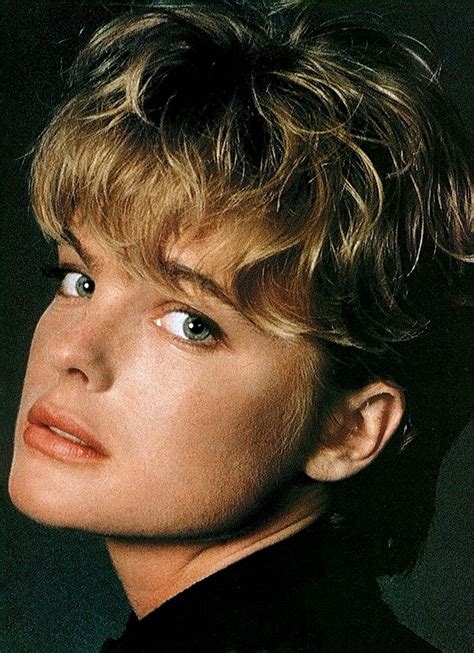 Under siege 1992 erika eleniak – Artofit