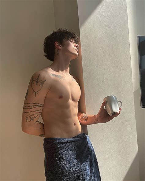 Luca Schaefer-Charlton – @guytography on Tumblr