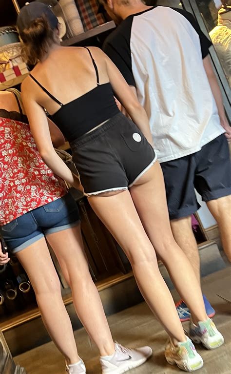 Sexy teen showing some ass at theme park - Short Shorts & Volleyball ...