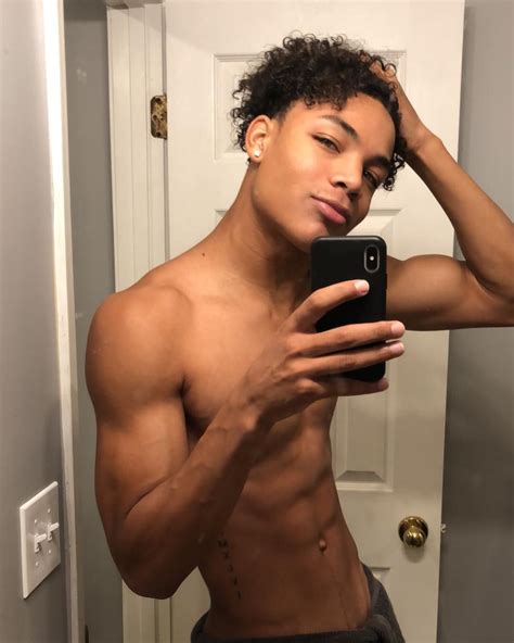 Hot Lightskin Nudes