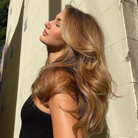 The At-Home Guide to That Big, Bouncy, Salon-Worthy Blowout