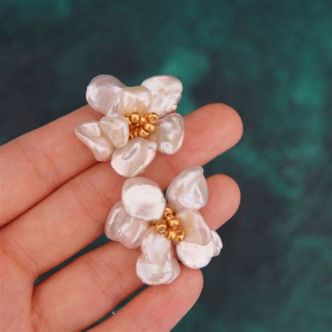 Baroque pearl flower stud earrings - The Chubby Paw