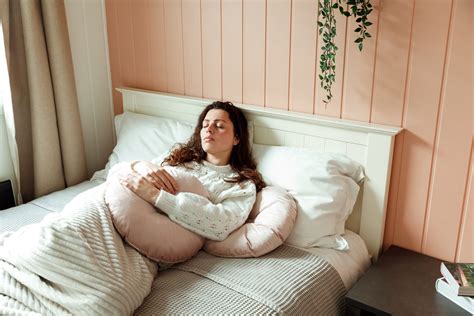 Cramps But No Period: 25 Potential Causes, According To Ob-Gyns