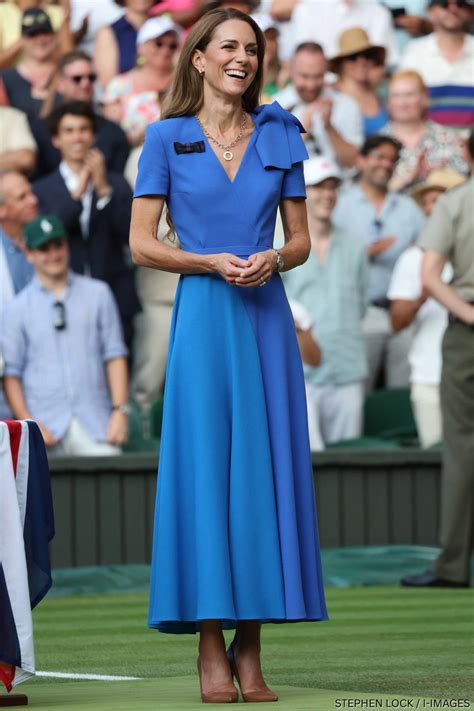 Princess Catherine Steals the Show at the Buckingham Palace Dinner, Looking Stunning in a Blue ...