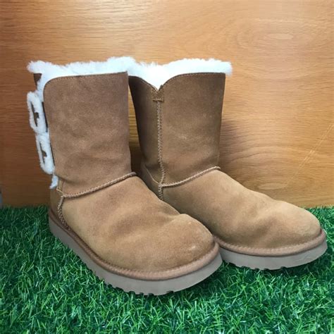 Ladies Tan UGG Boots US Size 8 (s)