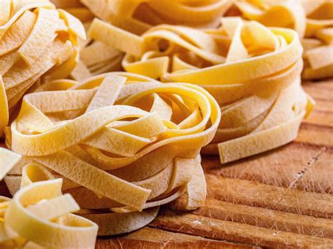 Tagliatelle vs pappardelle - The Similarities and Differences (Straight ...