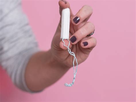 How to Insert a Tampon Without Stress - Crimson