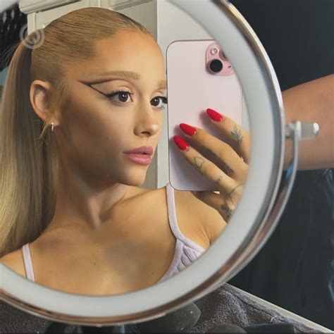 Ariana Grande Hintergrundbild 2024