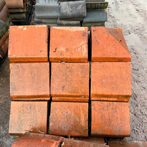 Reclaimed Red Saddleback Triangle Terracotta Wall Coping - 16” x 8 ...