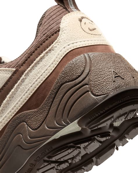 Zoom Field Jaxx 'Pale Ivory and Leche Blue' (HQ3072-400) release date . Nike SNKRS