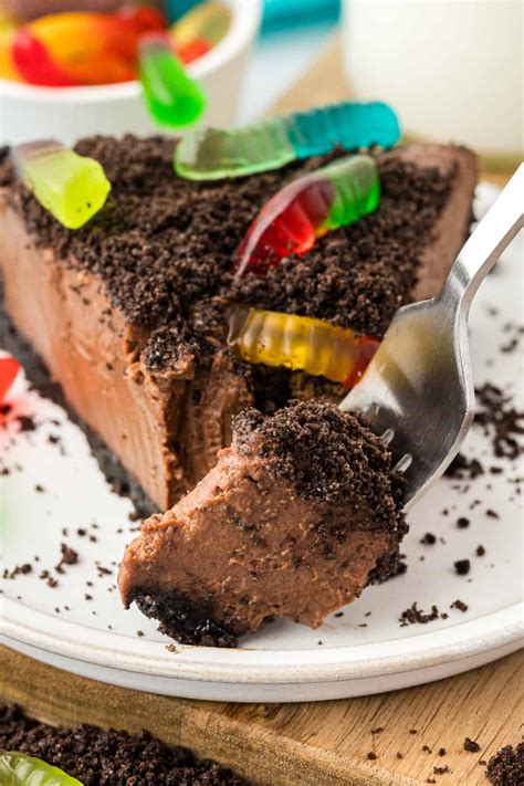 The Best Oreo Dirt Pie Recipe (100% From Scratch!)