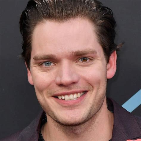 Watch Shadowhunters: Instrumentos Mortais (2016) TV Series Free Online ...